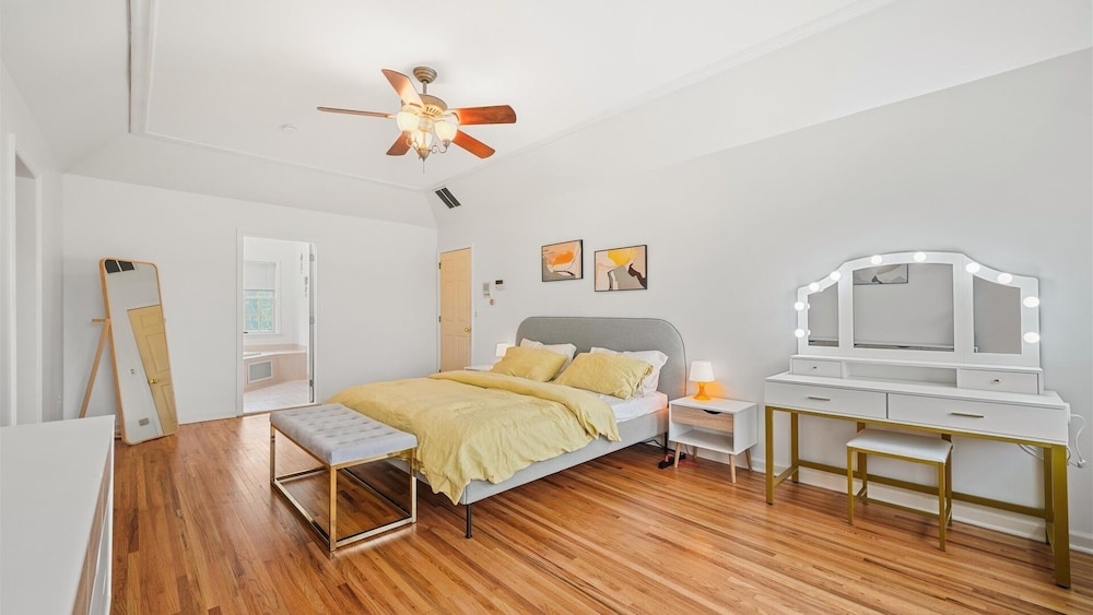 House, 4 Bedrooms photo 2
