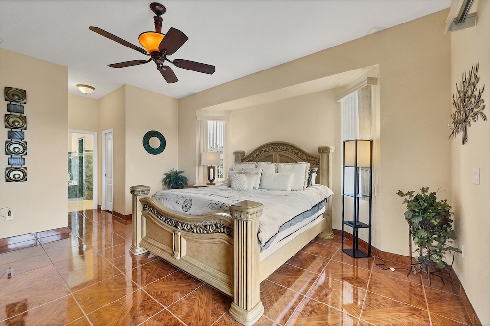 House, 4 Bedrooms photo 3