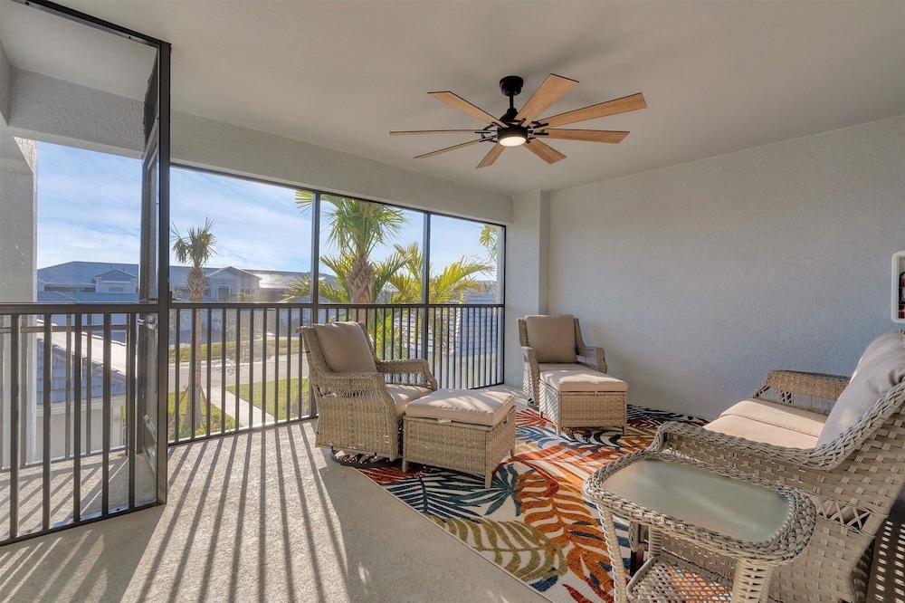 Condo, 2 Bedrooms