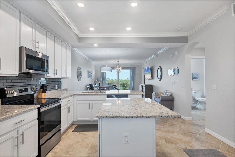 Condo, 2 Bedrooms