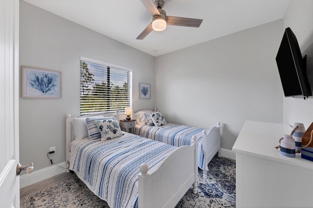 House, Multiple Beds, Pool Access, Pool View (Bgc13831) photo 1