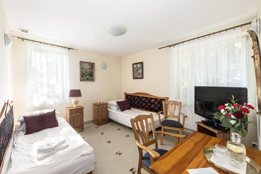 Family Shared Dormitory, Multiple Beds