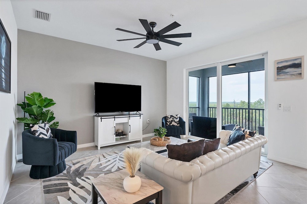 House, Multiple Beds, Pool Access (HLB14151-1041) photo 1