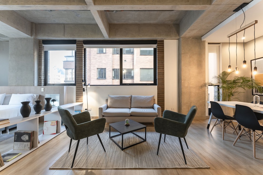 Apartment (405)