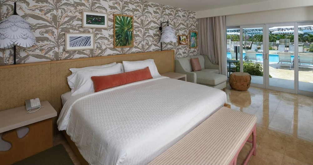 Luxury Room, 1 Bedroom, Pool View (Sunset Bluff Poolside Walkout Clb Lvl)