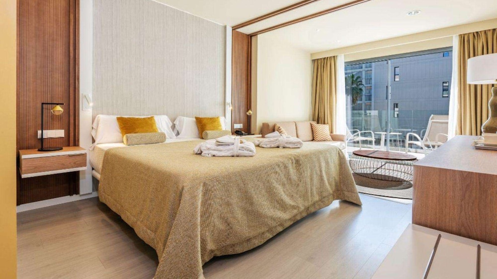 Junior Suite, Balcony, Pool View