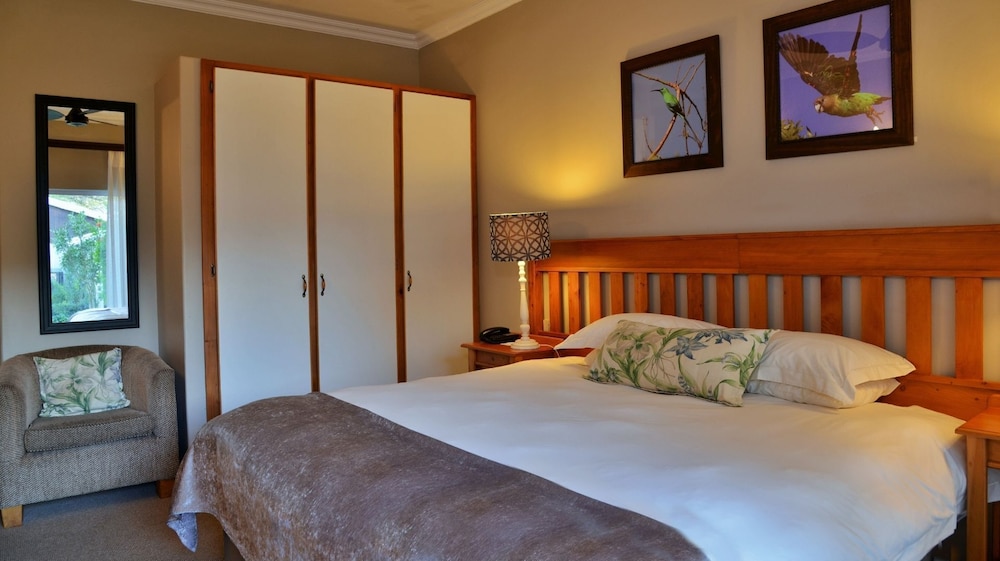 Standard Room, 1 King Bed photo 2