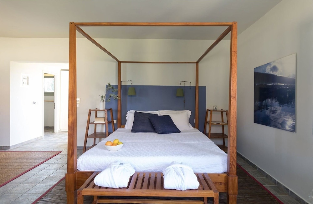 Maisonette (2 Levels, Sea View, Shared Pool) photo 3