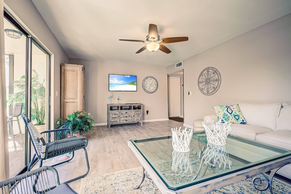 Condo (Bay Oaks C 2nd Floor)