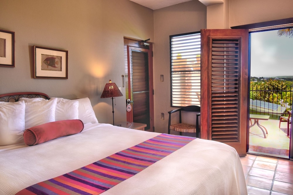 Romantic Room, 1 Queen Bed, Ocean View (Caribbean Deluxe Rooms)