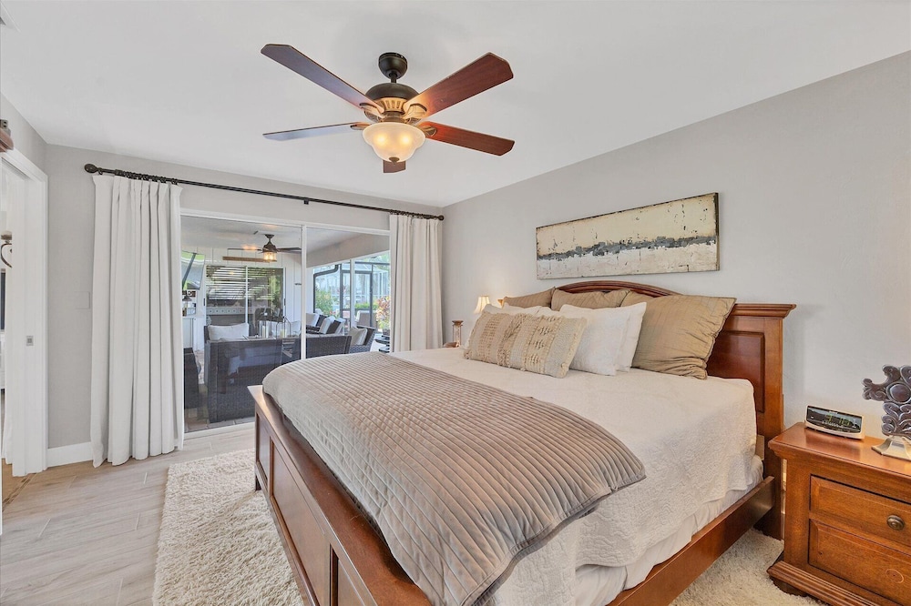 House, Multiple Beds, Pool Access, Pool View (Ecc2219) photo 2
