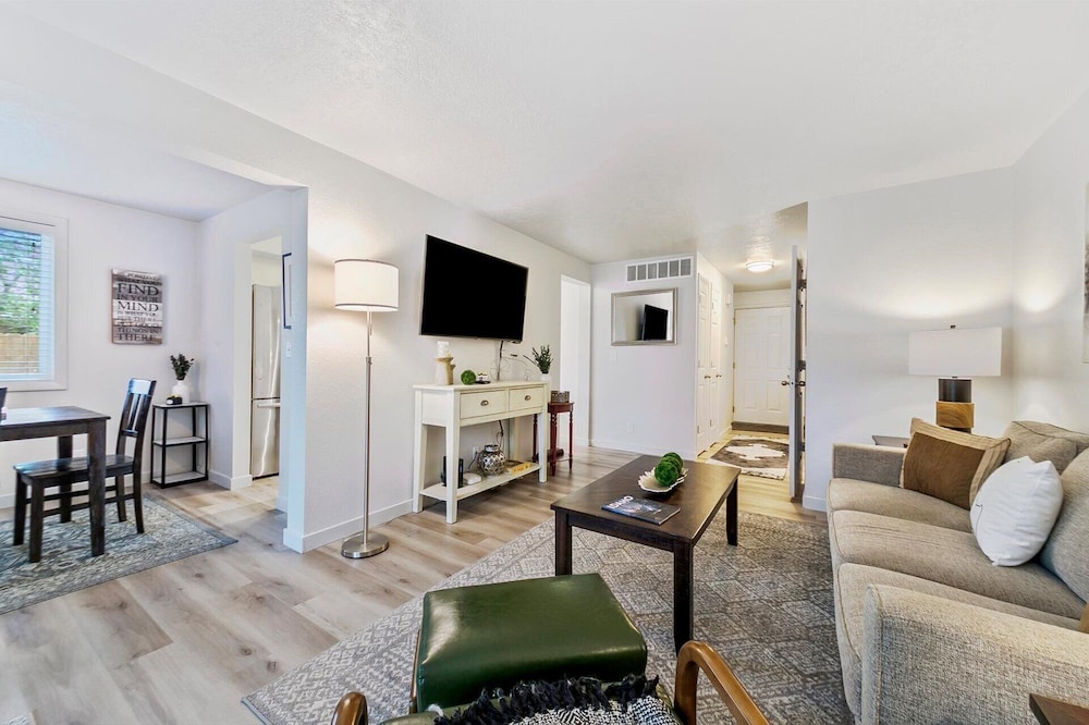 Condo, Multiple Beds, Patio, Garden View (Morris Hill - #3614)