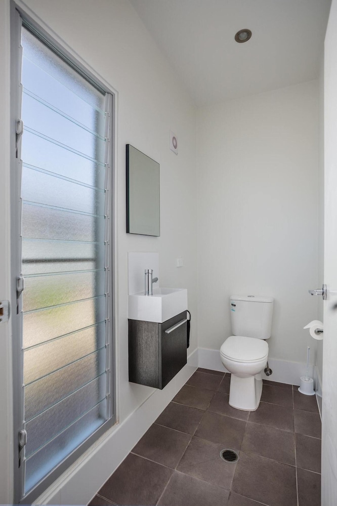 Deluxe Apartment, 2 Bedrooms, Kitchen, Courtyard View, photo 6