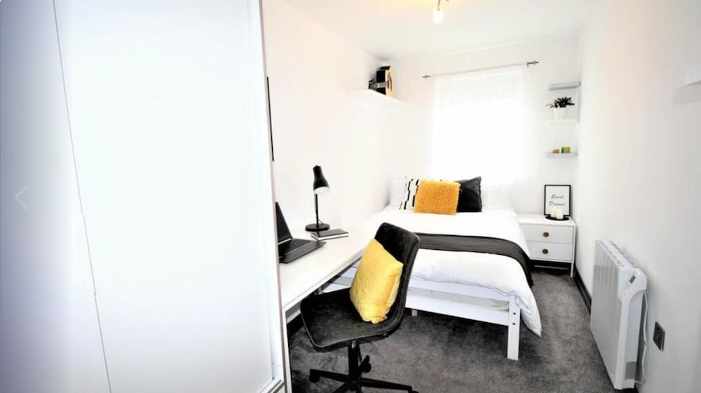 Apartment photo 2