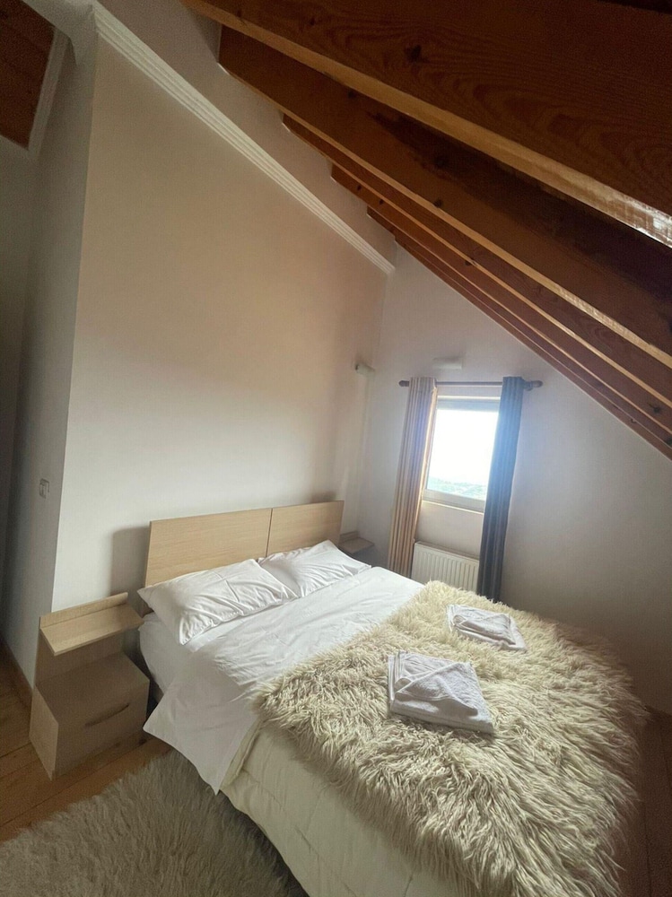 Suite, Balcony, Mountain View photo 1