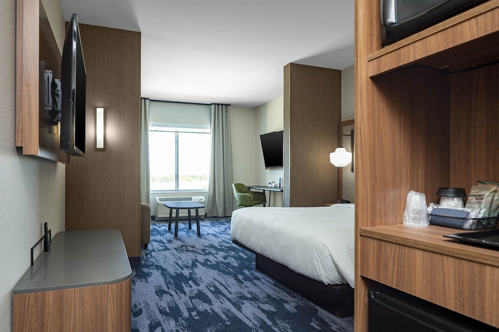 Room, 1 King Bed, City View photo 2
