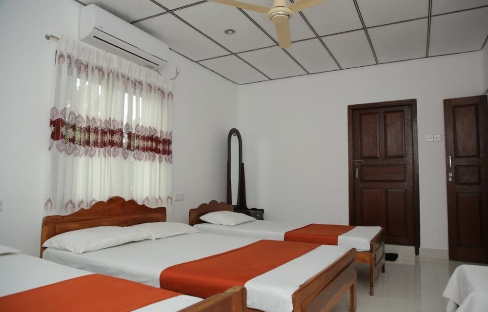 Family Room, Multiple Beds