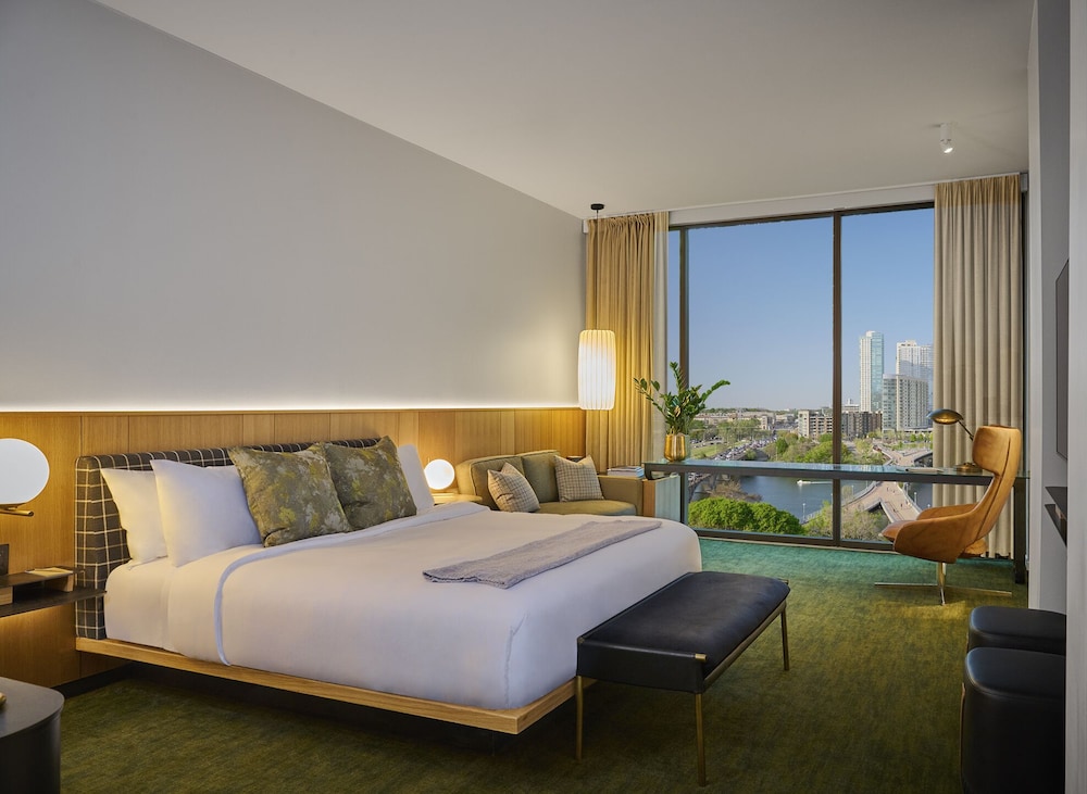 Two-Bedroom Lake View Suite - Photo 1