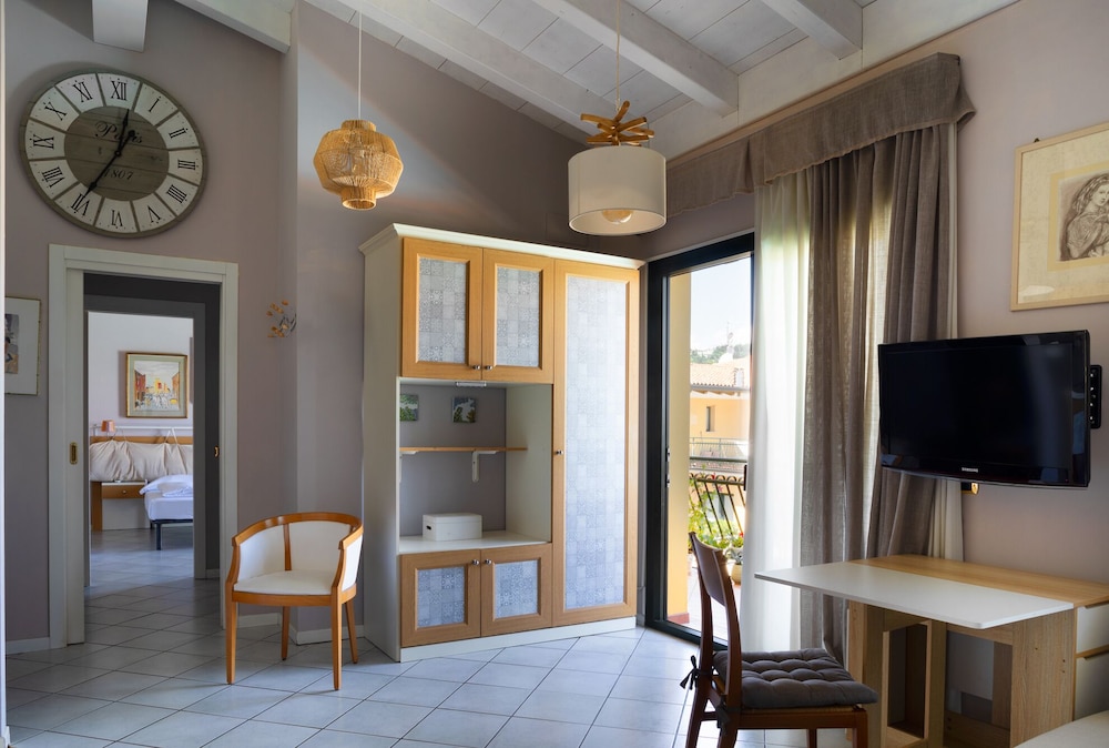 Superior Suite, 1 Bedroom, Terrace, Lake View - Photo 14