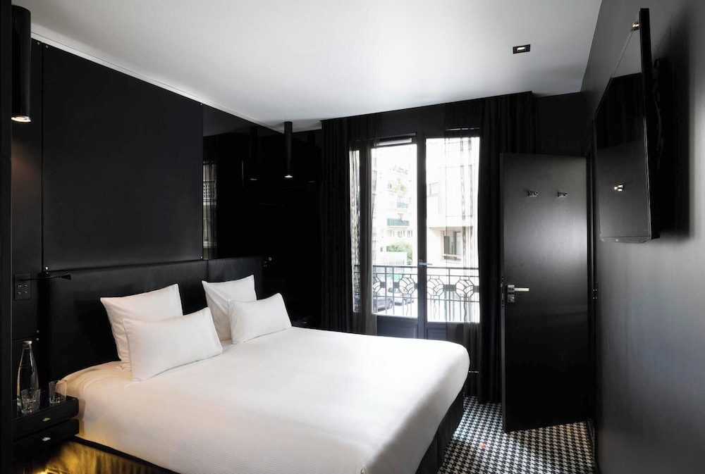 Classic Double Room, 1 Double or 2 Twin Beds thumbnail 5