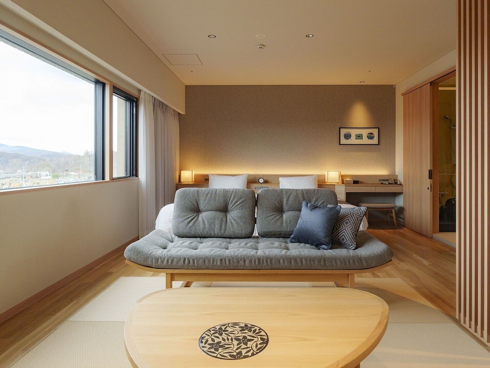 Japanese Western Style Room (Lake View) West Wing, Non-Smoking photo 1