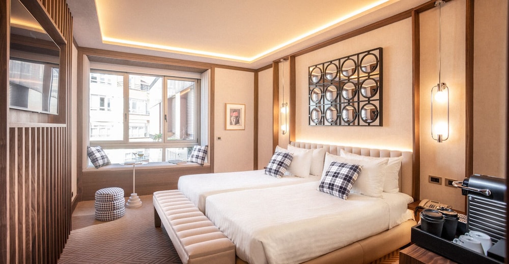 Superior Room, 2 Twin Beds, City View (Stylish)