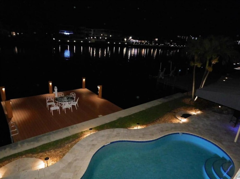5 Bedroom Luxe Villa on Deep Water Intracoastal, 사진 76