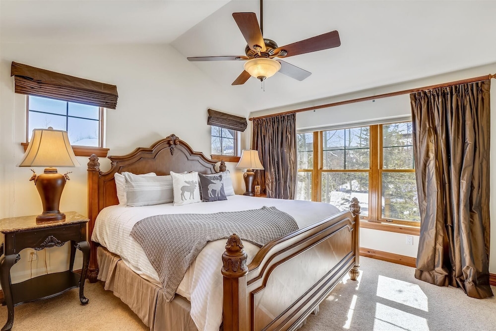 Townhome, 4 Bedrooms