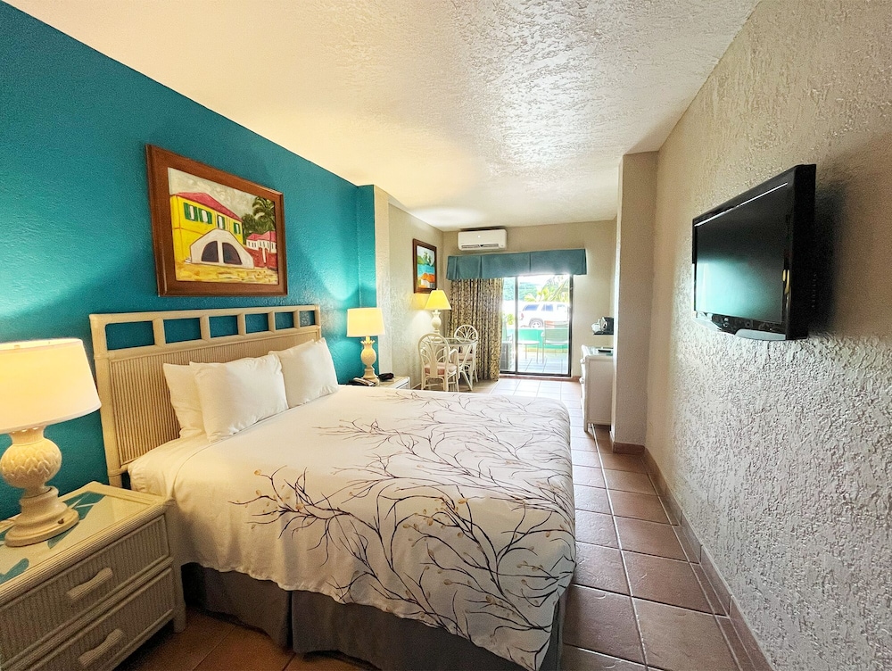 Garden View Queen Bed