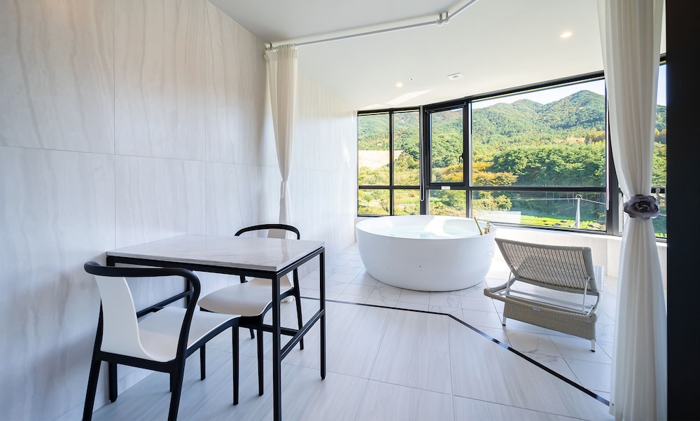 Special Suite - Photo 10
