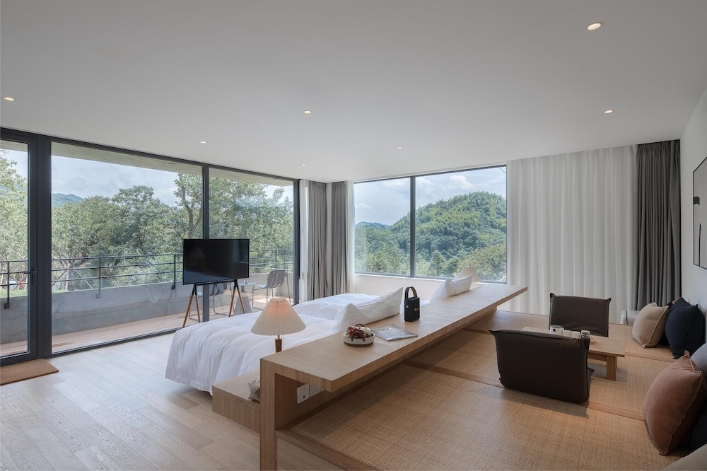 Family Twin Room, Hill View photo 1