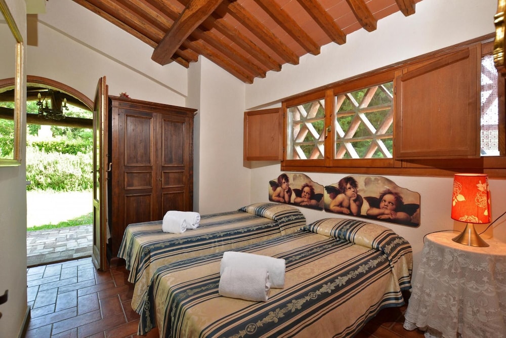 Villa photo 1