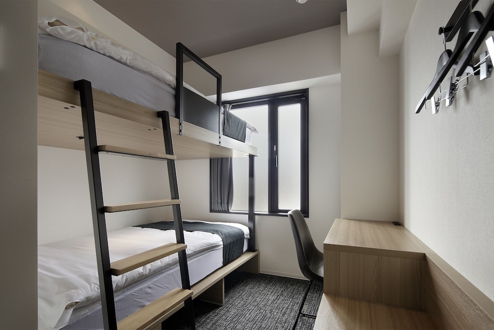 Twin Room with Shower and Toilet - Photo 1