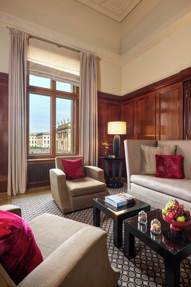 Luxury Suite photo 3