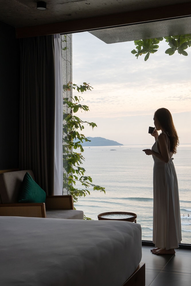 Ocean Suite - Photo 2
