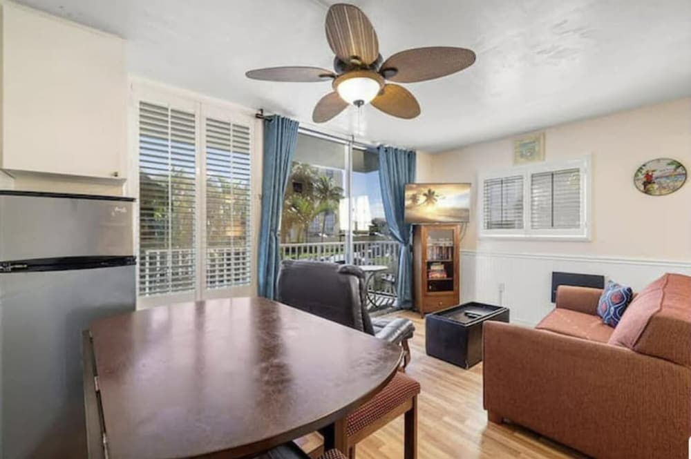 2 Bedroom Waterfront Pool Side!, 사진 5