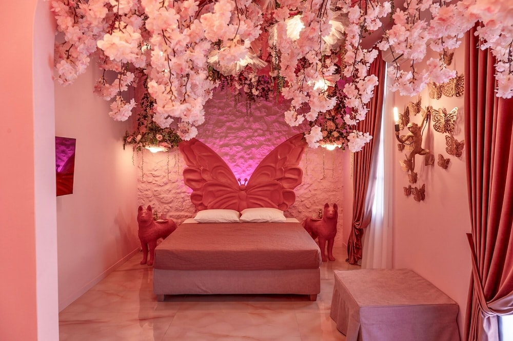 Blooming Chamber Suite