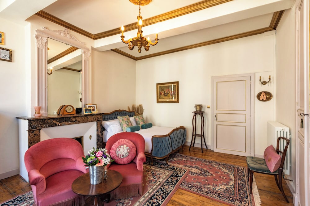 Grand Suite, 2 Bedrooms, Bathtub, City View photo 2