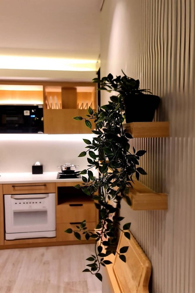 SACHA LOFTS photo 2