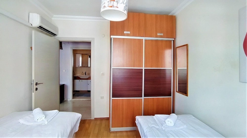 Apartment photo 1