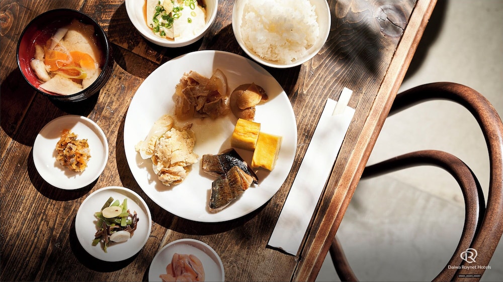 [2 guests] Deluxe Double, Non Smoking, Breakfast Included