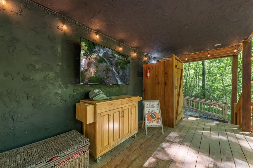 Dancing Bears Cabin With hot tub Fireplace Creek, Foto 20