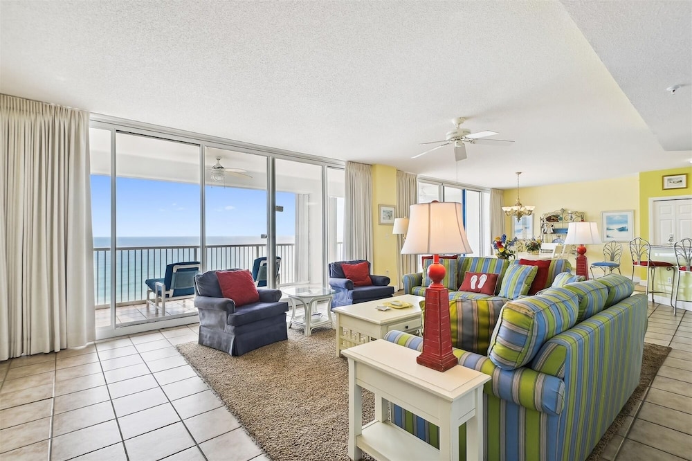 Condo, 3 Bedrooms
