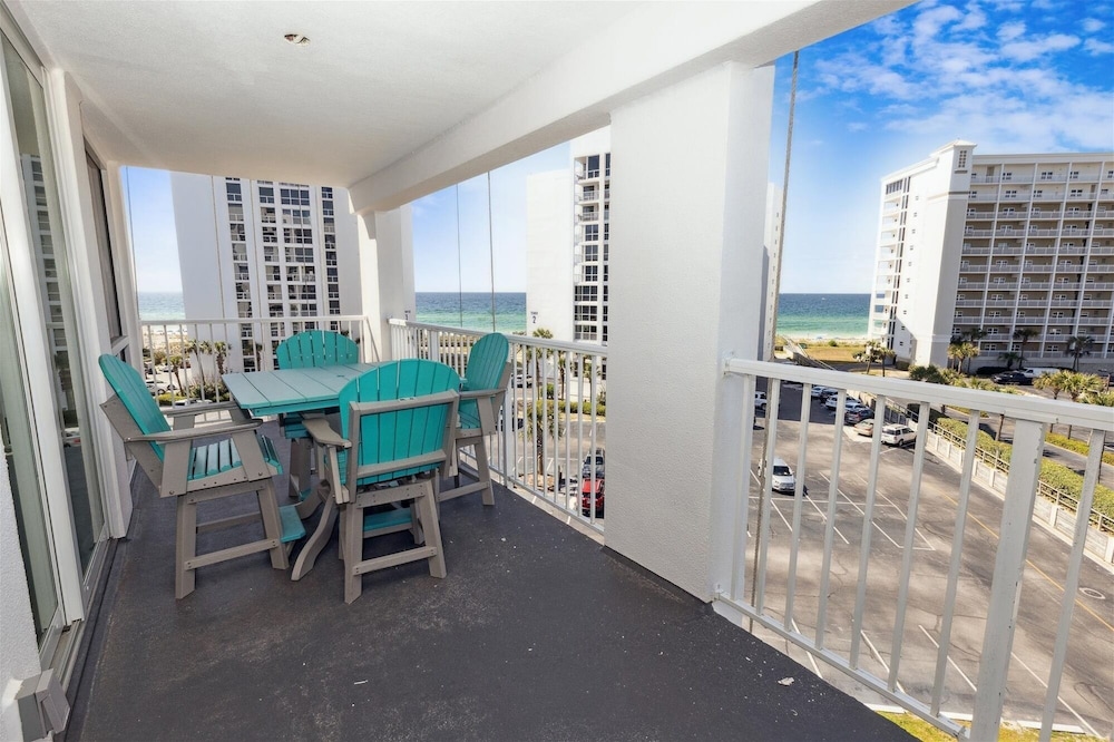 Condo, 3 Bedrooms