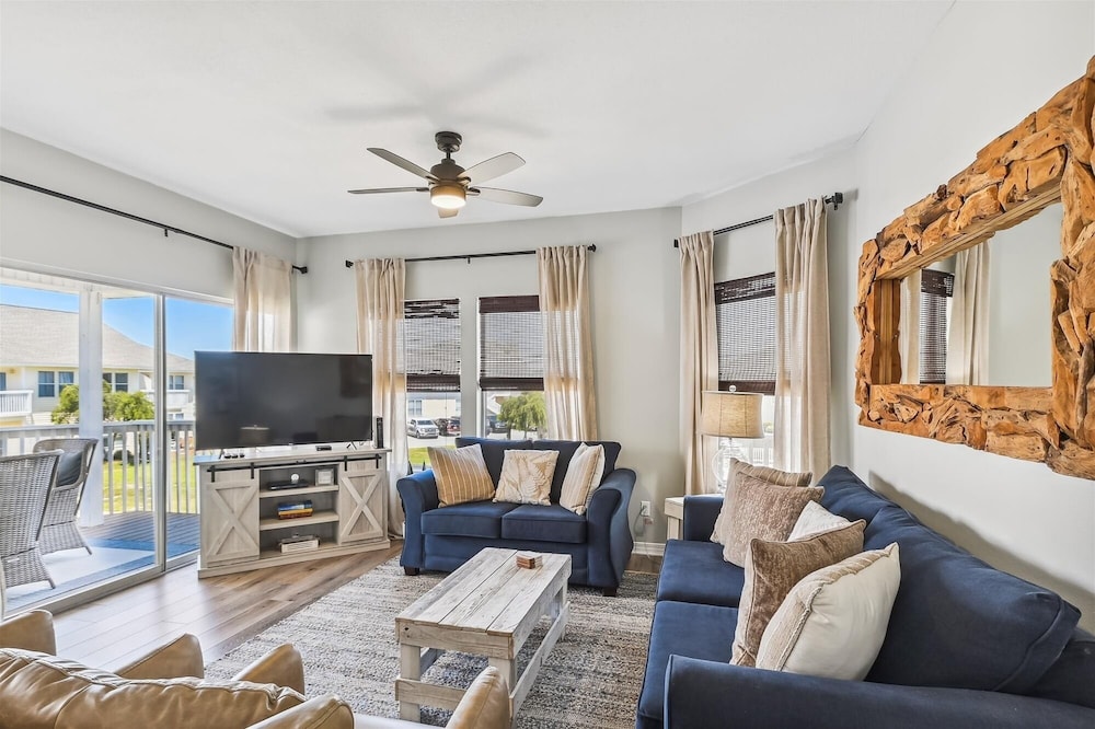 Condo, 2 Bedrooms