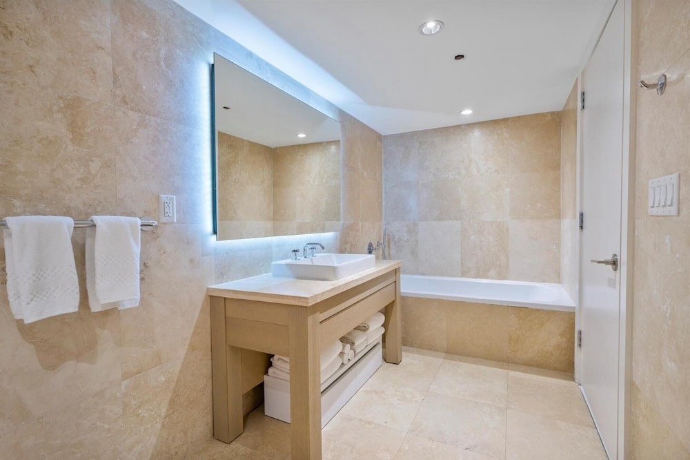 Miami Retreat 1 1 Ocean View Condo 916, Photo 5