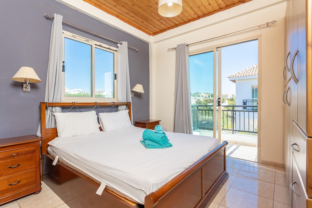 Villa photo 3