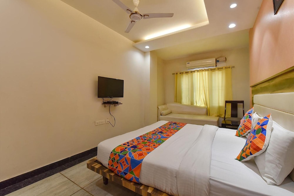 Deluxe Room - Photo 5