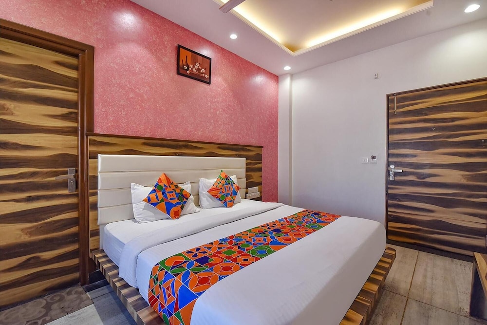 Deluxe Room - Photo 20