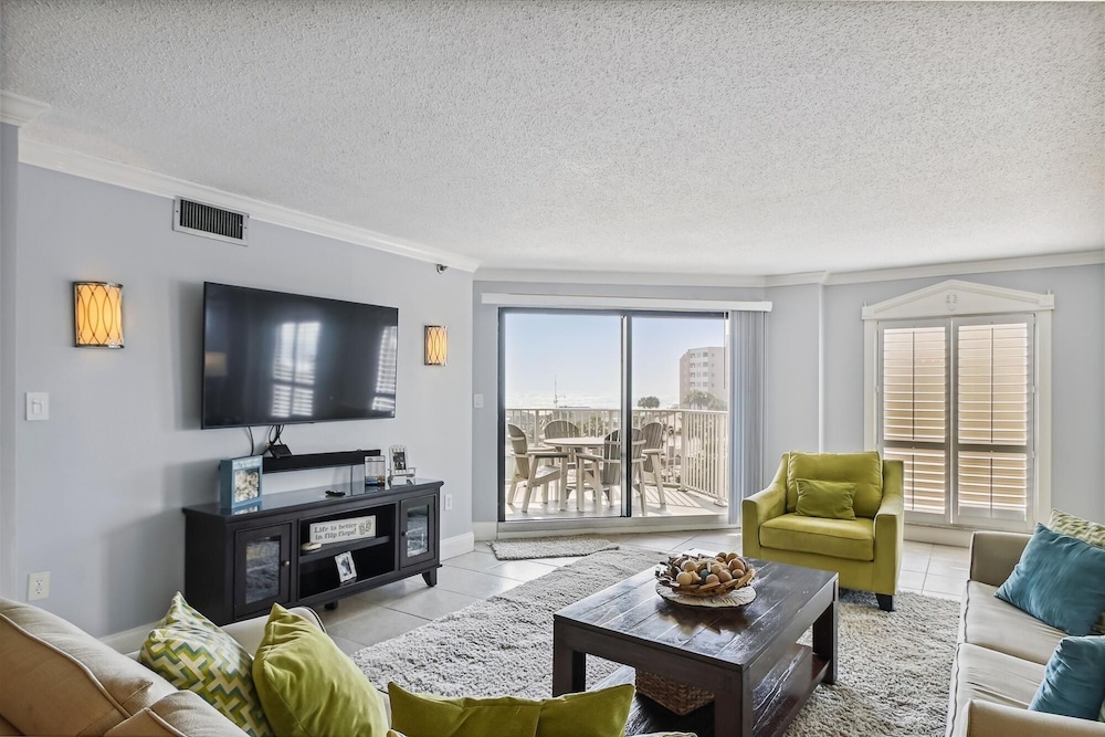 Condo, 2 Bedrooms